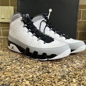 Men's Jordan Retro 9 Basketball Shoes - White and Black
